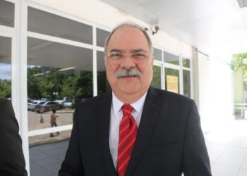 Piauí: Governo vai fechar praias e suspender viagens na Semana Santa