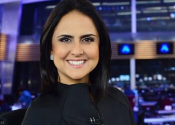 Jornalista Carla Cecato