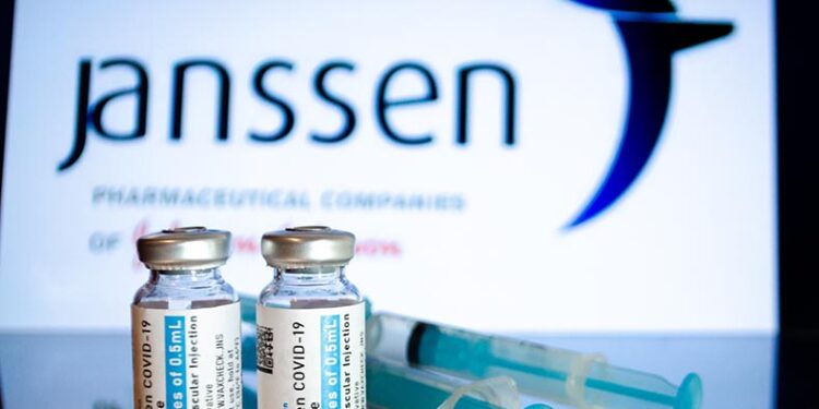 Chega ao Brasil lote de 1,5 milhão de doses da Janssen contra a Covid; PI deve receber 44 mil