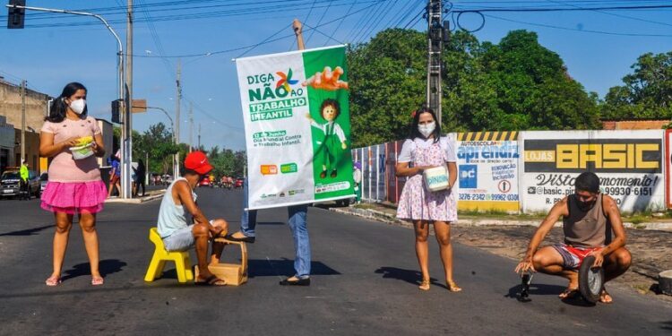 CRAS II de Piripiri faz blitz pela “campanha “Diga não ao Trabalho Infantil”