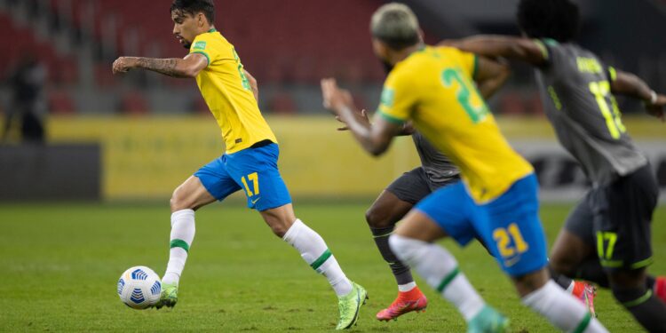 Brasil vence marcação do Equador e dispara na ponta das Eliminatórias
