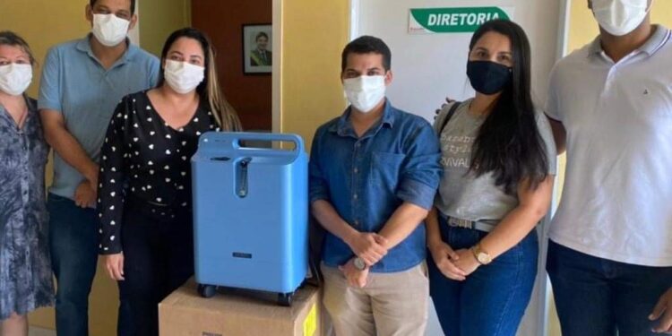 Prefeitura de Piripiri faz doação de concentradores de oxigênio portáteis ao Hospital Regional Chagas Rodrigues