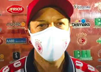 “Acordamos um gigante”, alerta técnico Tonet sobre jogo de volta contra o SPFC