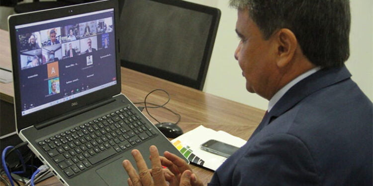 Fundo Russo garante ao governador entregar vacina Sputinik V em julho