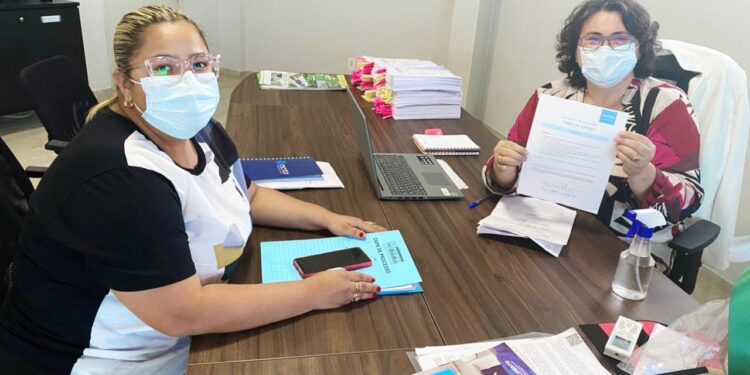 Prefeita Jôve Oliveira assina termo de adesão ao Selo Unicef