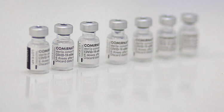 Anvisa autoriza vacina da Pfizer para adolescentes de 12 a 15 anos