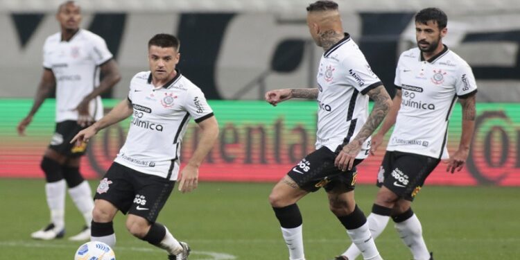 Corinthians amplia crise com nova derrota em casa para o Atlético-GO