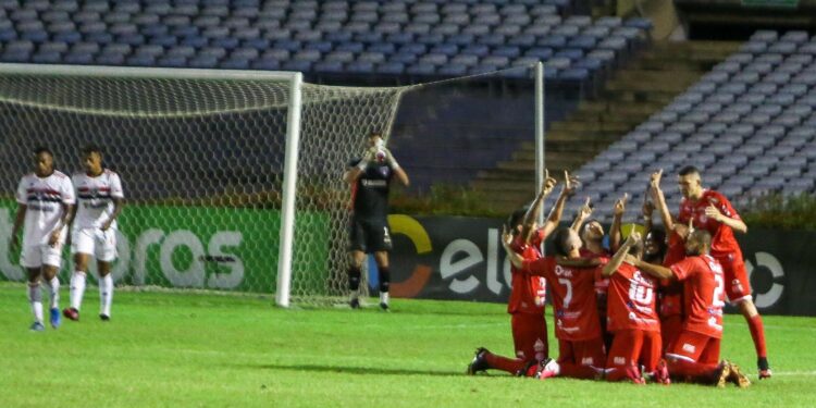 4 de Julho faz história e vence São Paulo pela Copa do Brasil