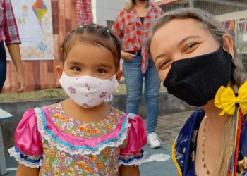 Creche Tomazinho realiza 1ª fraldilha drive trhu coordenado pelo professora Maura Rêgo