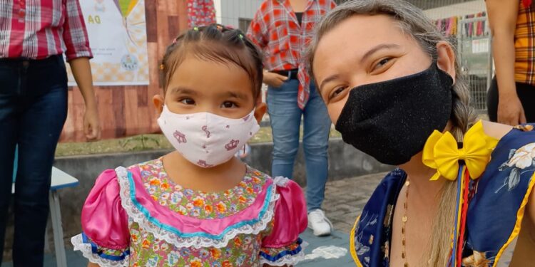 Creche Tomazinho realiza 1ª fraldilha drive trhu coordenado pelo professora Maura Rêgo