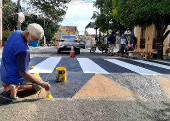 Superintendência de Trânsito de Piripiri realiza sinalização horizontal de vias