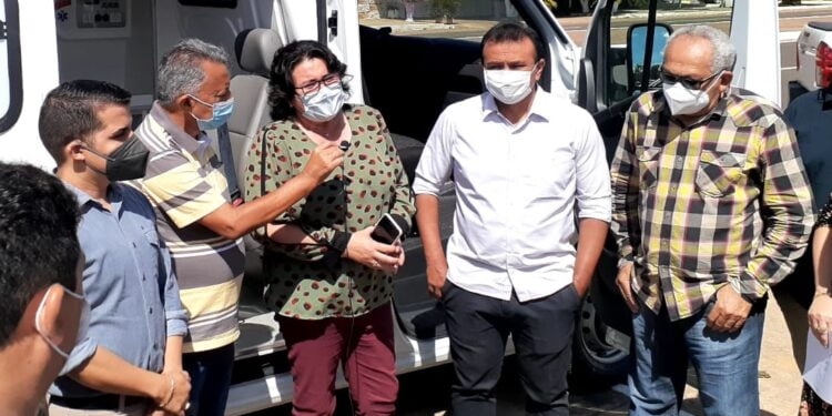 Sistema de saúde municipal recebe ambulância com suporte avançado