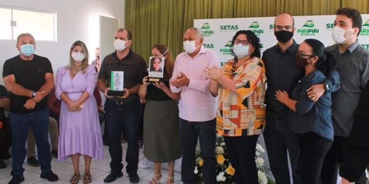 Prefeita Jôve Oliveira anuncia investimento de R$ 11,6 milhões em solenidade de inaugurações