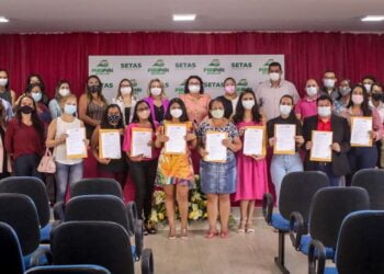 Em solenidade, prefeita empossa os membros do conselho municipal das mulheres