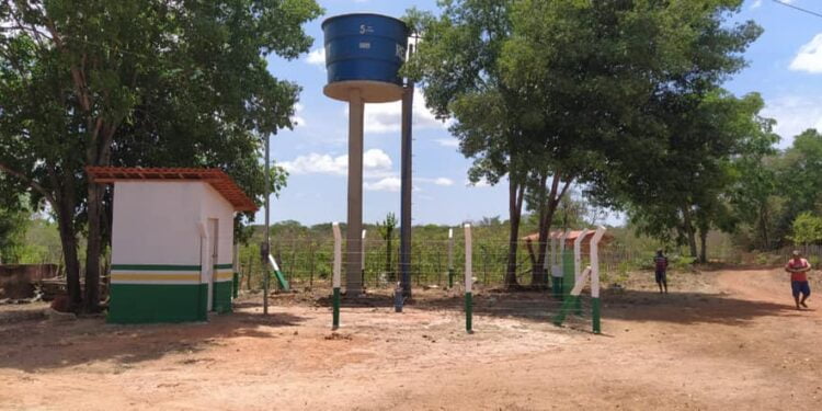 Prefeitura em parceria com Agespisa leva abastecimento de água para zona rural