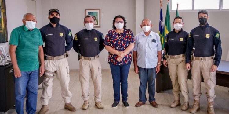 Prefeita Jôve Oliveira traça projeto de segurança pública com a Polícia Rodoviária Federal