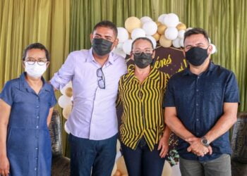 SEDUC homenageia gestores do município pela passagem do Dia do Diretor