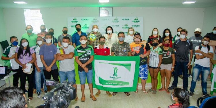 Seis equipes femininas disputam a Super Copa de Futebol de Piripiri