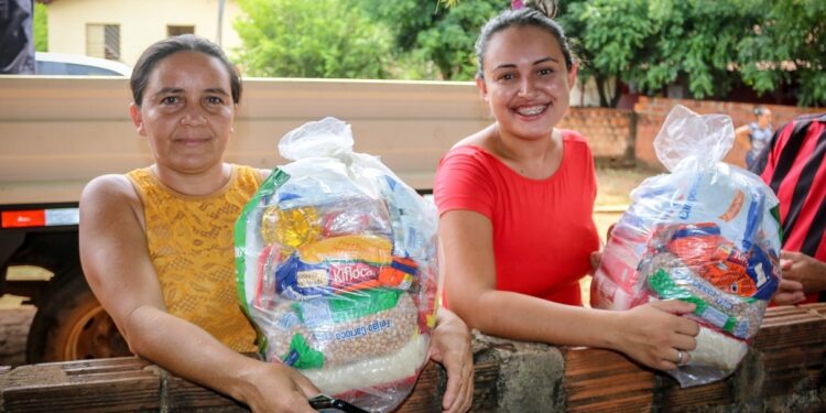 Prefeitura e SENAR realizam distribuição de cestas básicas na zona rural