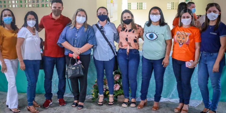 SEDUC entrega a nona escola reformada no bairro Anajás em Piripiri