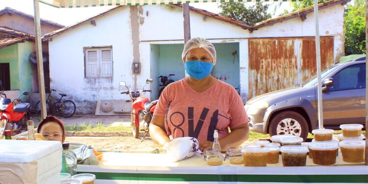 1ª Feira de Produtos da Agricultura Familiar é realizada na localidade Furnas