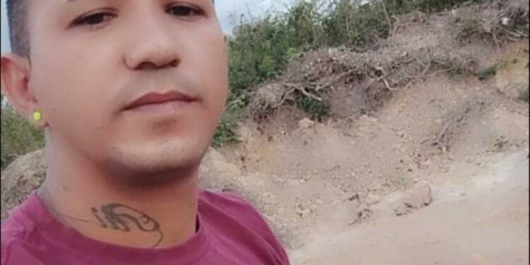 Jovem é assassinado dentro de salão de beleza