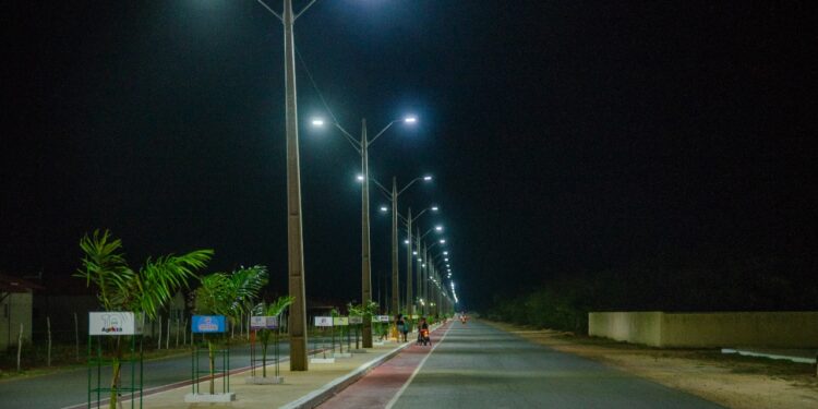 Prefeita inaugura avenida que homenageia o engenheiro piripiriense Murilo Rezende