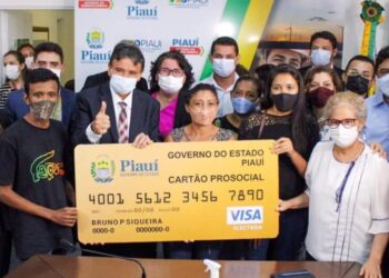 Prefeita Jôve Oliveira participa do lançamento do Cartão Pro Social no Palácio do Karnak