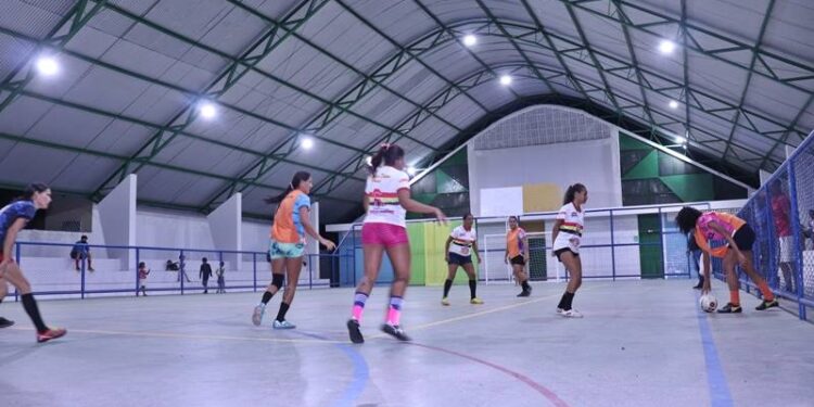 Prefeitura de Piripiri reinaugura ginásio do CEM Joaquim Cavalcante