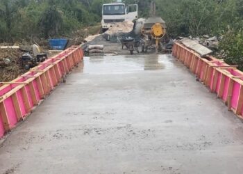Prefeitura de Piripiri avança na construção de ponte de concreto sobre o riacho Jacaré na Bela Vista