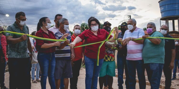 Prefeitura entrega obras nas áreas de Educação e Infraestrutura no povoado São Luís