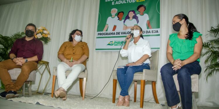Prefeitura e SEDUC de Piripiri lançam o PROVEJA que incentiva educação de jovens e adultos