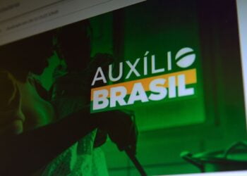 Auxílio Brasil: Caixa paga hoje famílias cadastradas com NIS final 3