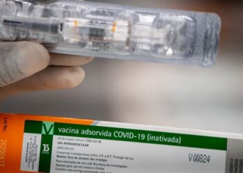 Por unanimidade, CoronaVac é aprovada pela Anvisa para uso emergencial em crianças de seis a 17 anos