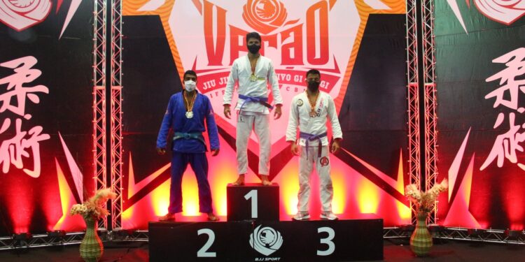 Eduardo Alves sagra-se campeão em duas categorias, no Festival Verão Jiu Jitsu Esportivo