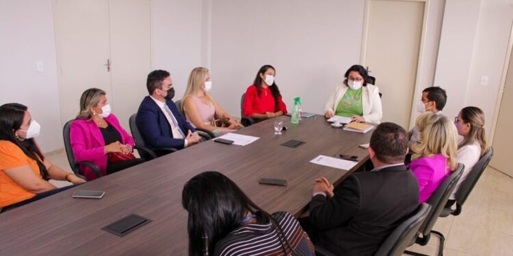 Projeto de lei que reduz para 30 horas a carga horária de Enfermagem será votado pela Câmara