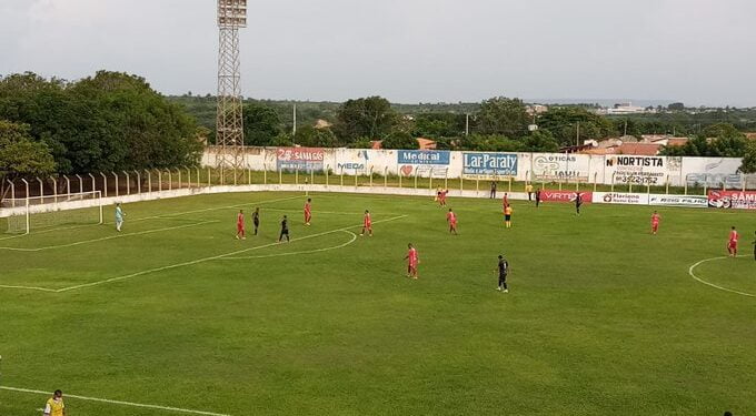 4 de Julho vira aos 49’ do 2º tempo e assume a vice-liderança do Piauiense