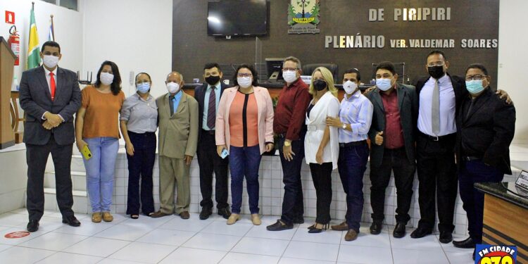 Prefeita Jôve Oliveira faz leitura da mensagem anual na abertura dos trabalhos legislativo da câmara municipal