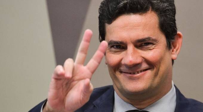 Campanha de Moro acende alerta e cogita plano B para candidatura