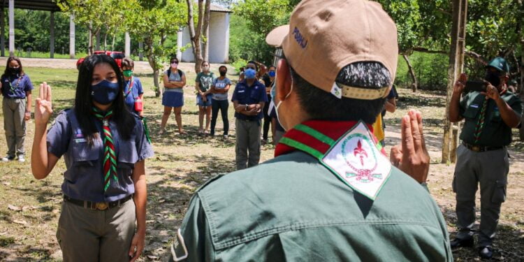 Grupo Escoteiro Erivaldo Sandro (GEES) de Piripiri ganha novos membros na abertura das atividades