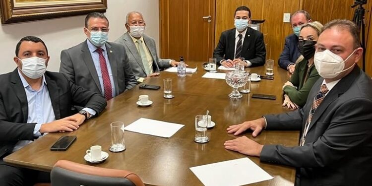 Em Brasília, Dr. Pessoa assume direção estadual do Republicanos no Piauí