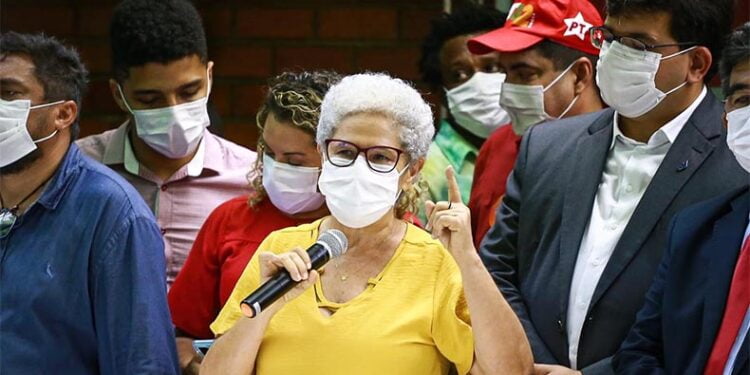 Em discurso, Regina Sousa manda recado para os novos filiados