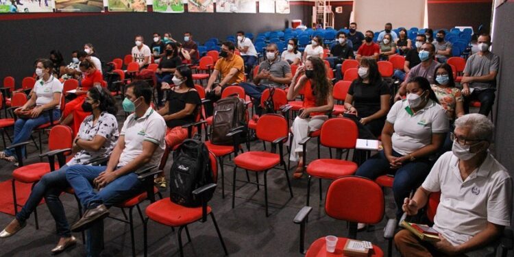 SEDUC realiza Encontro de Mobilização com diretores e coordenadores pedagógicos em Piripiri