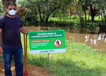 SEMAD de Piripiri faz afixação de placas com proibição de despejo de lixo irregular