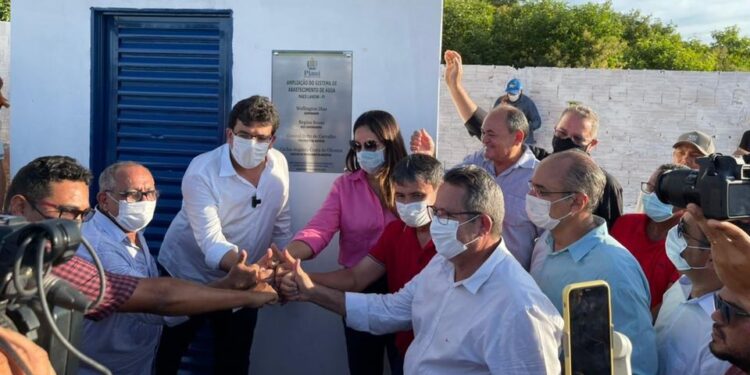 Presidente da Agespisa Genival Sales inaugura sistema de abastecimento d´agua na cidade de Paes Landin