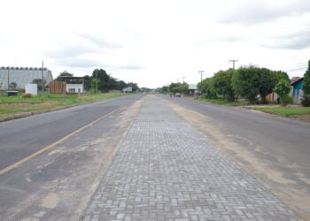 Obra de revitalização da Avenida Aderson Alves Ferreira segue em ritmo acelerado