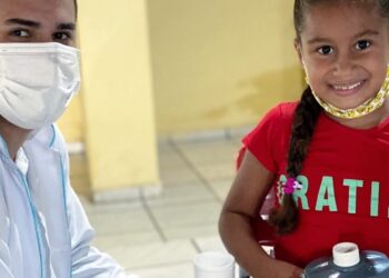 Programa Saúde na Escola realiza ação na Escola Professora Isis Cavalcanti