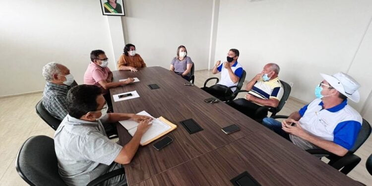 Prefeitura e SEBRAE firmam parceria para implementar o Serviço de Inspeção Municipal (SIM)