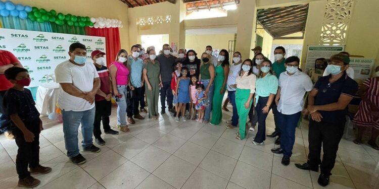 Gestão municipal entrega a recuperação da 21ª escola e leva serviços para a comunidade Furnas