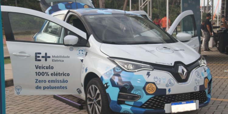 Equatorial inaugura 1º posto para carregamento de veículos elétricos no Piauí